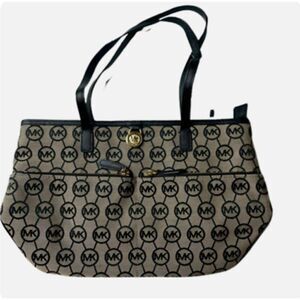 Michael Kors Kempton Purse 